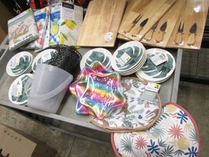 Serving ware and table cloths...