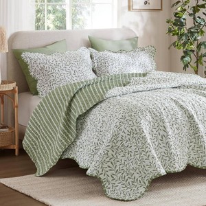 $62 Madison Park 3-Piece Reversible Quilt Set, Botanical Print & Scalloped Edge, Lightweight Summer Bedding, Queen, Market Green  Lightweight