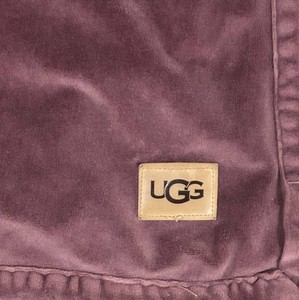 LL - UGG Plush Blanket