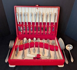 LR - Silver Plated Flatware Set - Vintage 1847 Rogers Bros Marquise Service for 12