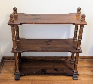 UB - Vintage Wood Bookshelf
