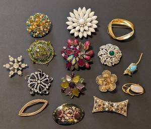 UB - Vintage Brooches Estate Jewelry (Lot of 15)