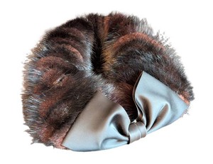 LR - Vintage Womens Fur Hat With Satin Bow