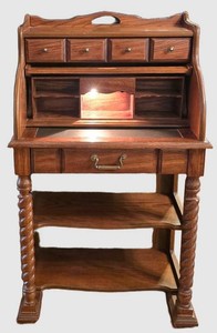 K - Roll Top Desk With Light & Extendable Tray