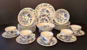 K - Vintage Blue Danube Dinnerware Set (Lot of 33)