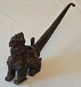 D - Antique Bronze Foo Dog Pipe