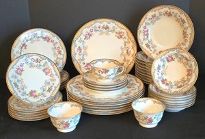 K - Vintage China Dinner Set Noritake Arlington (Lot of 31)