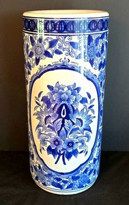 D - Porcelain Umbrella Holder Blue Floral