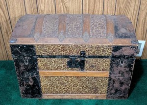 LL - Vintage Steamer Trunk