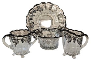 D - Glass Serveware Set Black Vine Detail (Lot of 4)