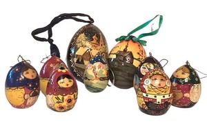 D - Egg Ornaments Hand-Painted Wooden Set (Lot of 8)