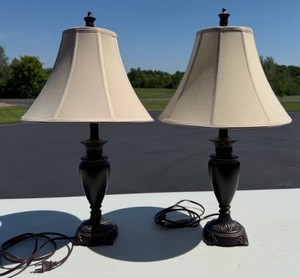 Lot of 2 Table Lamps