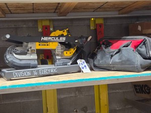 DeWALT 20V CORDLESS TABLETOP BAND SAW IN HERCULES STAND