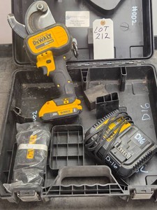 DeWALT CABLE CUTTER