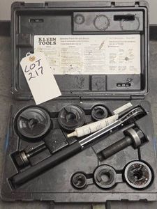 KLEIN TOOLS KNOCKOUT PUNCH SET WITH WRENCH