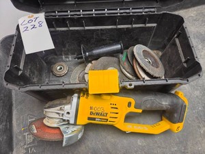 DeWALT 4-12-5 GRINDER