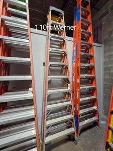 1 WERNER 10 FT LADDER