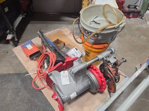 RIDGID 300 PIPE THREADER
