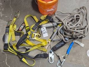 SAFETY HARNESS