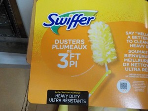 2 Swiffer 3 ft Dusters with extra d...