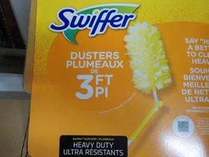 2 Swiffer 3 ft Dusters with extra d...