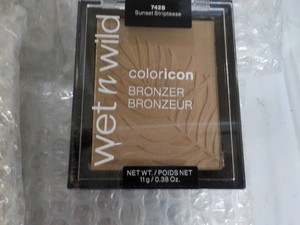 12 Wet n Wild Coloricon Bronzer Mak...