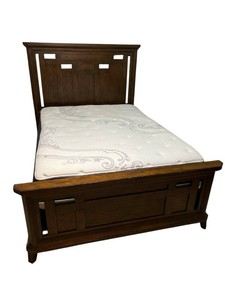 Broyhill Queen Size Bed Frame in Dark Walnut Finish