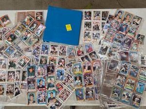 SPORTS CARD ALBUM SHEET PROTECTORS WITH CARDS