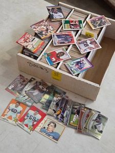 OVER 2000 CARDS - MIXED VINTAGE FOOTBALL CARD LOT