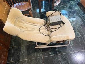 Vintage Momi-Momi Massage Lounger EP560 includes Operating Manuals