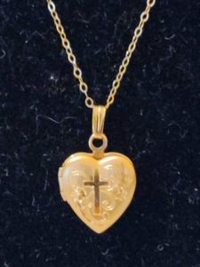 14K Gold Heart Locket & Chain
