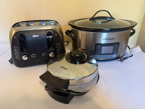 Lot of Small Kitchen Appliances