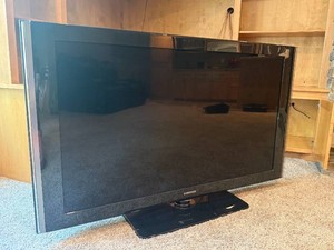 Samsung TV Model LN-T5271F
