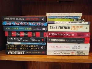 Popular Softcover Titles incl Authors Hawkins, Willingham, Reid & More...
