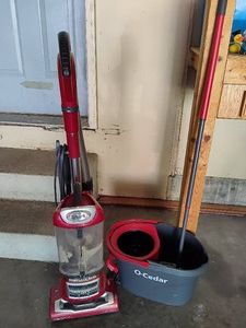 Shark Bagless Vac & Cedar Mop & Bucket