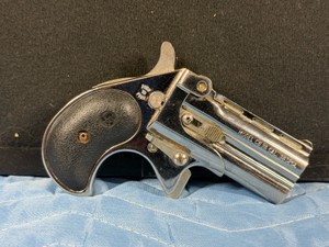 Cobra Enterprise Inc. Big Bore Derringer in a chrome finish - Model CB 38 Cal  38 SPCL - see description for more info - Permit & Background check required