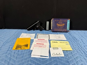 Lorcin Model L32  .32 Cal Auto Hand Gun with Box, Paperwork and Clip - see description for more info - Permit & Background check required