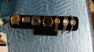 5 Watches and 1 table travel clock