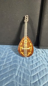 VINTAGE Mandolin Music Box Plays Isle of Capri made In Sorrento Italy 1970s