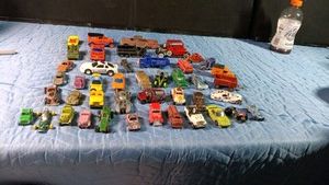 Lot of Vintage metal cars and 2 plastic cars
