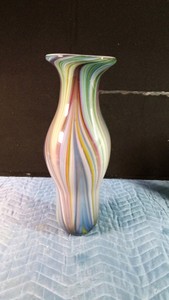 Large swirl patter glass vase