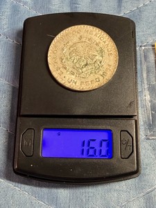 1964 Mexico Un Peso coin - 10% silver