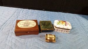 4 Vintage trinket boxes