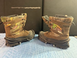 Itasca Mens Winter Boots with Inserts and Ice Cleats - Size 12