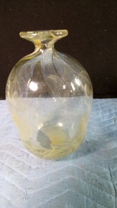 1980 Signed handblown studio art glass vase made by American glass Artist Art Reed