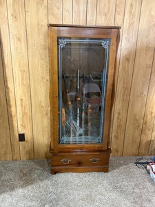 Vintage 8 Gun Wood Cabinet with Glass Front and One Drawer (guns are not included)