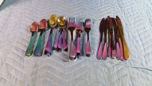 Changing color silverware set for 8