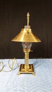 Vintage Brass Orient Express table lamp with claw feet and dedicated Paris-Instanbul sticker - Works