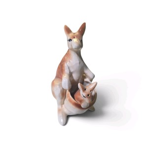 Vintage ceramic Kangaroo and baby Joey salt and pepper shaker set