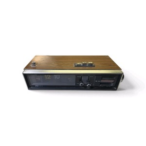 Vintage Kmart brand AMFM flip clock radio from the mid-1970s